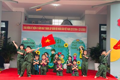 Hoạt động trải nghiệm “Chiến sĩ tí hon”